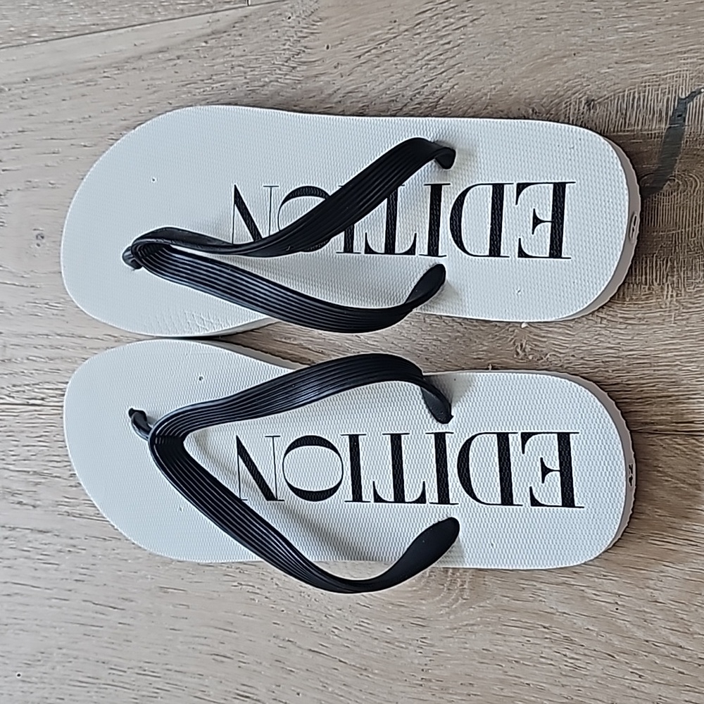 NWOT Edition Hotels Flip Flops